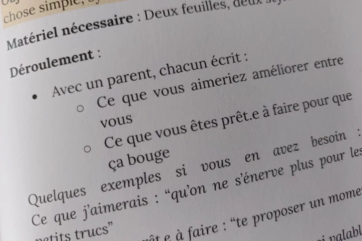 Livre interactif Parent-Ado : Entre deux mondes – Je veux mieux communiquer avec mon adolescent.e
