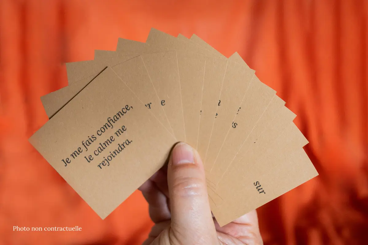 60 Mantras Émotions (Adultes) : Se recentrer et avancer – Je traverse une transition marquante