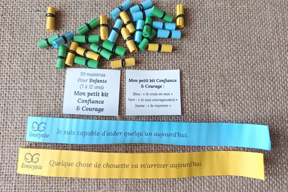 30 Mantras émotions (Enfants) : Kit Confiance et Courage – J’accompagne les émotions de mon enfant (7-12 ans)