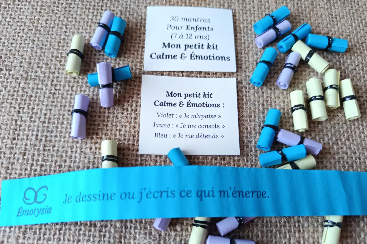30 Mantras émotions (Enfants) : Kit Calme et Émotions – J’accompagne les émotions de mon enfant (7-12 ans)
